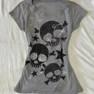 Japanese Y2k Women's Tees 2000s Hottie Clothes Tops Star Skull Graphic Print T Shirts Goth Emo Punk Aesthetics Chic T-shirt